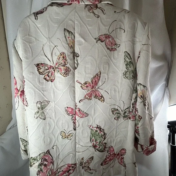 Alfred Dunner cream color with multicolored butterfly women’s jacket - Picture 5 of 8